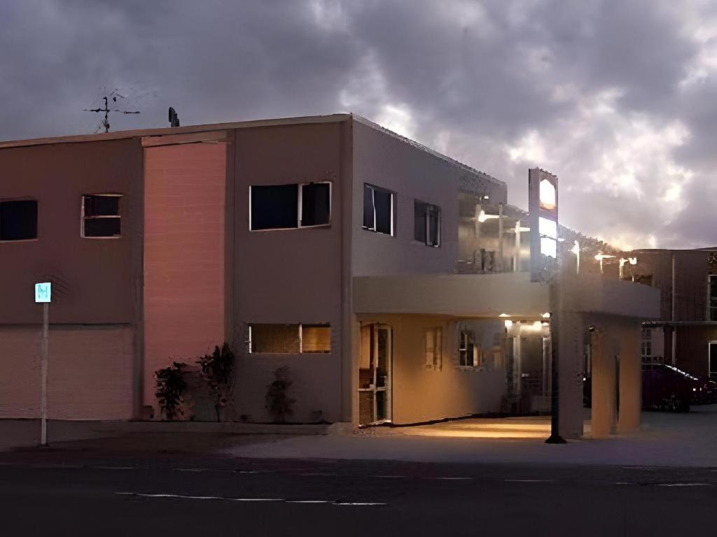 Hawera Central Motor Lodge Экстерьер фото