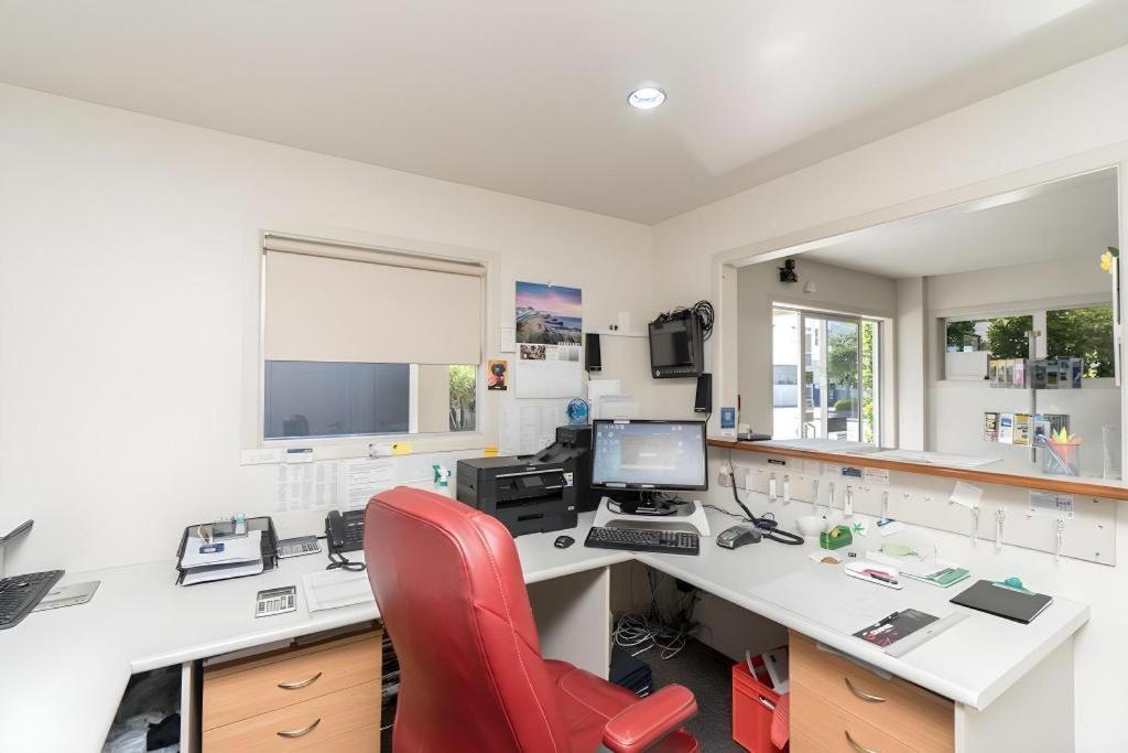 Hawera Central Motor Lodge Экстерьер фото
